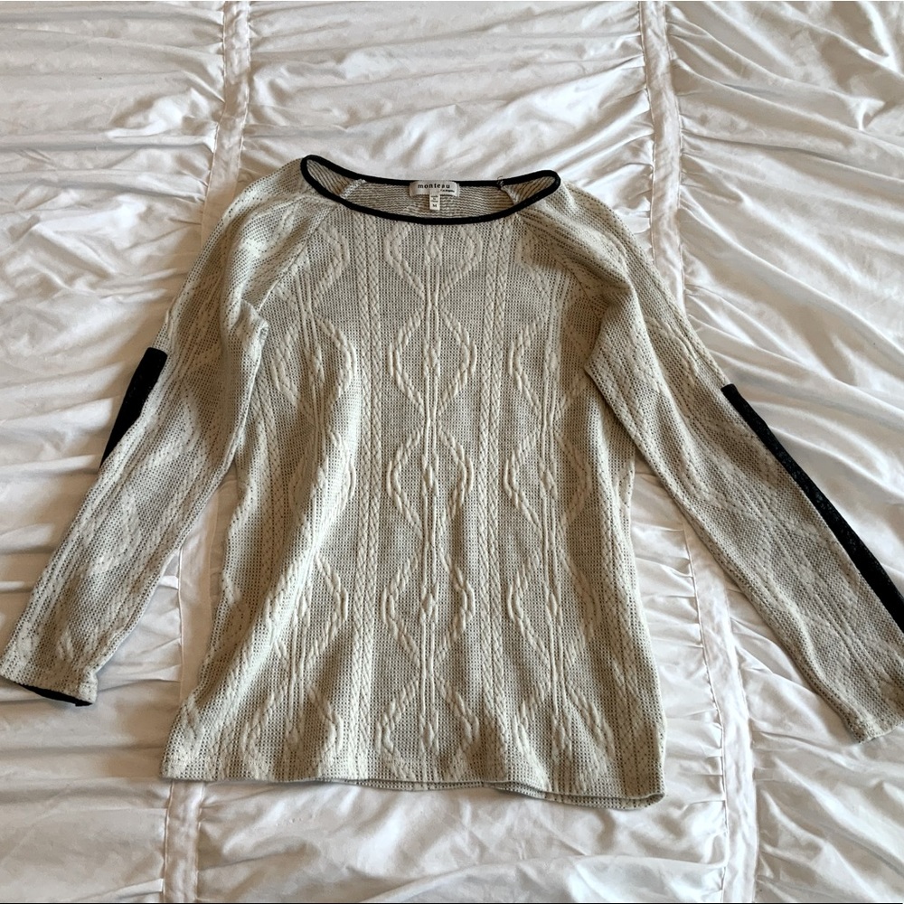 ✨Beige Long Sleeved Top✨